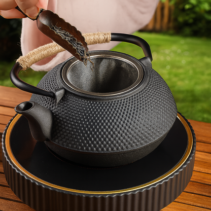 Cast Iron Kettle and 4 Cups Set